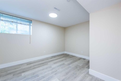 5407 14 Avenue Se, Calgary, AB - Indoor Photo Showing Other Room