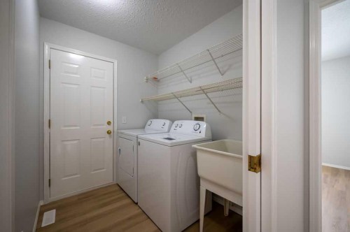 269 Strathford Crescent, Strathmore, AB - Indoor Photo Showing Laundry Room