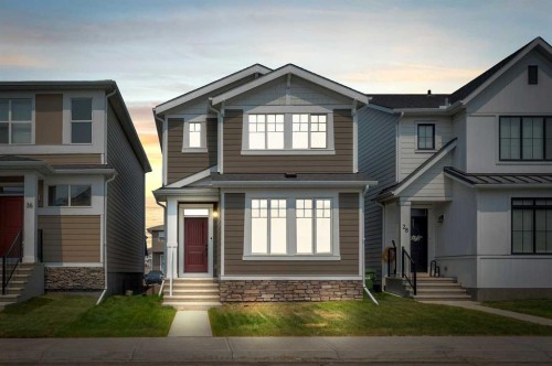 32 Rowmont Common NW Calgary, AB T3L 0L3