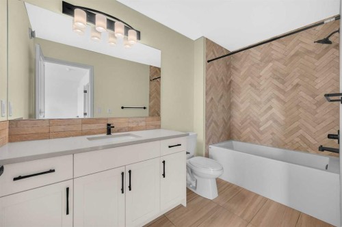 32 Rowmont Common Nw, Calgary, AB - Indoor Photo Showing Bathroom