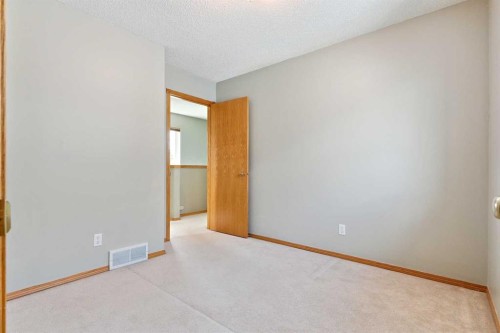 7 Covewood Park Ne, Calgary, AB - Indoor Photo Showing Other Room