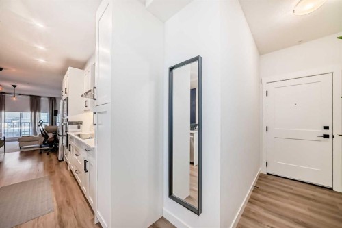 5214-200 Seton Circle Se, Calgary, AB - Indoor Photo Showing Other Room