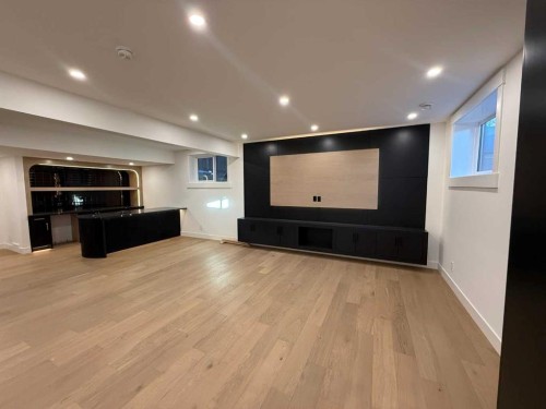 1910 Broadview Road Nw, Calgary, AB - Indoor