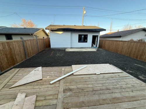 1910 Broadview Road Nw, Calgary, AB - Outdoor With Exterior