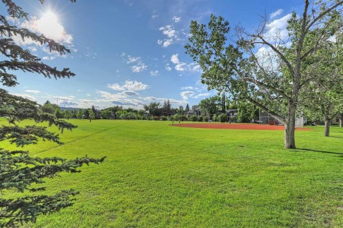 1910 Broadview Road Nw, Calgary, AB - Outdoor With View