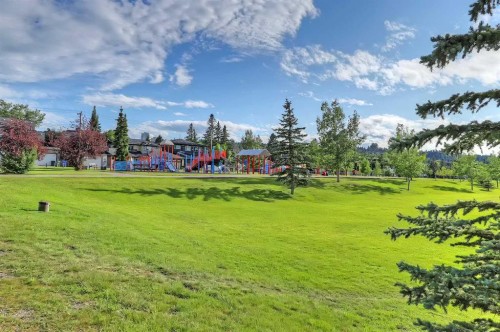 1910 Broadview Road Nw, Calgary, AB - Outdoor With View