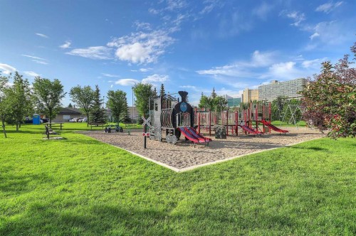 1910 Broadview Road Nw, Calgary, AB - Outdoor