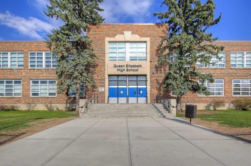 1910 Broadview Road Nw, Calgary, AB - Outdoor With Facade