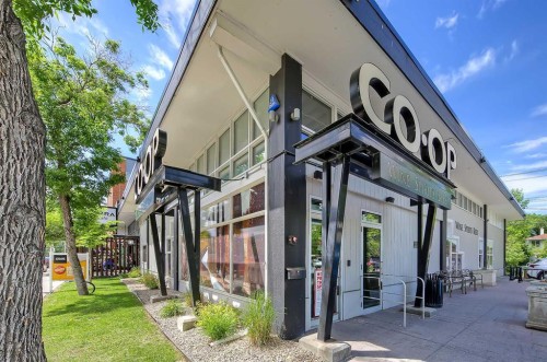 1910 Broadview Road Nw, Calgary, AB - Outdoor