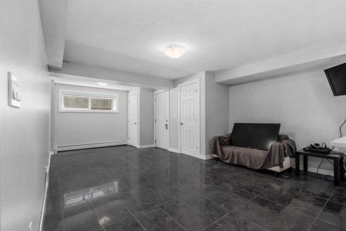 5-2815 17 Street Sw, Calgary, AB - Indoor Photo Showing Other Room