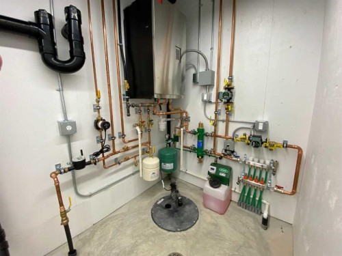 4 Williams Avenue, Olds, AB - Indoor