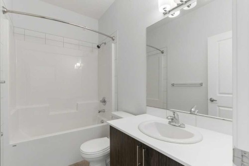 3405-3727 Sage Hill Drive Nw, Calgary, AB - Indoor Photo Showing Bathroom
