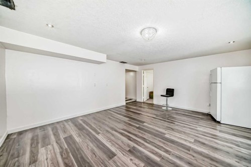 104 Panamount Terrace Nw, Calgary, AB - Indoor Photo Showing Other Room