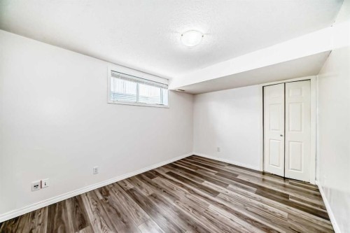 104 Panamount Terrace Nw, Calgary, AB - Indoor Photo Showing Other Room