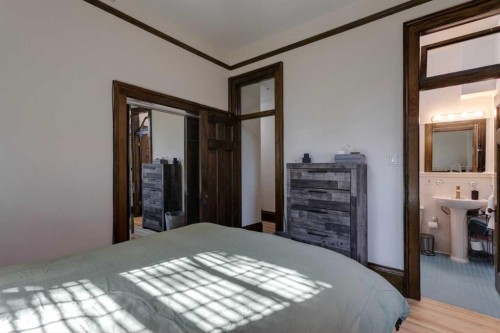 1-804 18 Avenue Sw, Calgary, AB - Indoor Photo Showing Bedroom