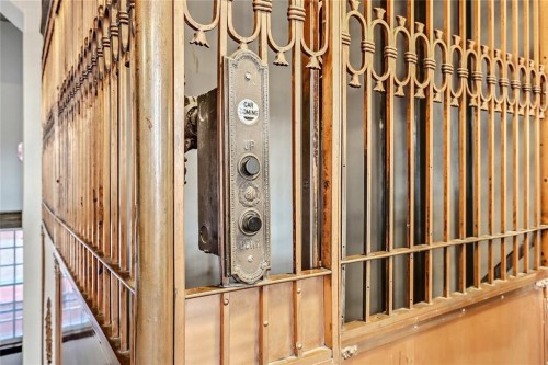 1-804 18 Avenue Sw, Calgary, AB - Indoor Photo Showing Other Room