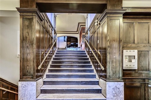 1-804 18 Avenue Sw, Calgary, AB - Indoor Photo Showing Other Room