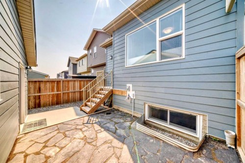 284 Lucas Avenue Nw, Calgary, AB - Outdoor With Exterior