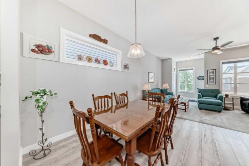 284 Lucas Avenue Nw, Calgary, AB - Indoor Photo Showing Dining Room