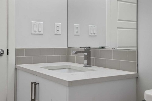 408-20295 Seton Way Se, Calgary, AB - Indoor Photo Showing Bathroom