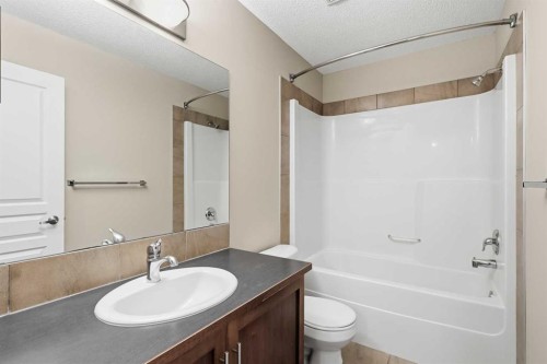 71 Panatella Hill Nw, Calgary, AB - Indoor Photo Showing Bathroom