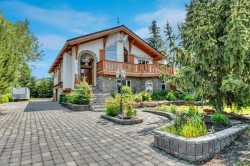 764 East Chestermere Drive  Chestermere, AB T1X 1A6