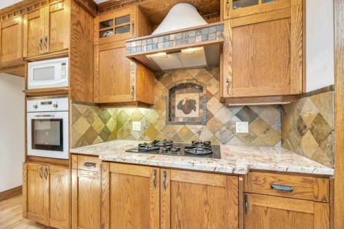 764 East Chestermere Drive, Chestermere, AB - Indoor Photo Showing Kitchen