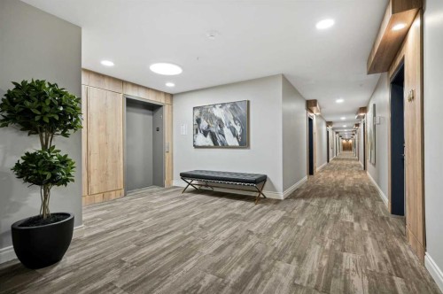 422-255 Les Jardins Park Se, Calgary, AB - Indoor Photo Showing Other Room