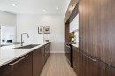 422-255 Les Jardins Park Se, Calgary, AB  - Indoor Photo Showing Kitchen With Upgraded Kitchen 