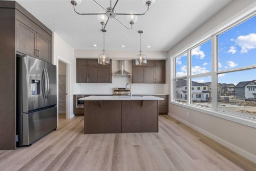 121 Wild Rose Way Se, Calgary, AB - Indoor Photo Showing Kitchen