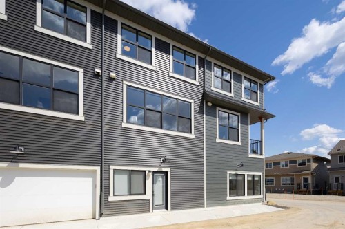 121 Wild Rose Way Se, Calgary, AB - Outdoor With Exterior