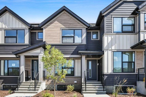922 Wolf Willow Boulevard Se, Calgary, AB - Outdoor With Facade