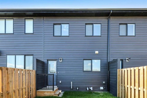 922 Wolf Willow Boulevard Se, Calgary, AB - Outdoor With Exterior