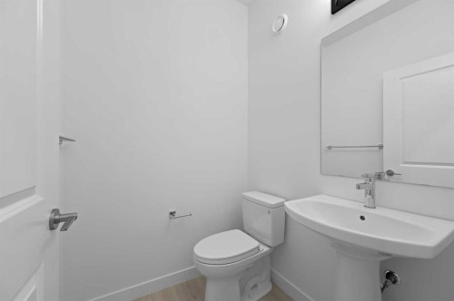 19852 45 Street Se, Calgary, AB - Indoor Photo Showing Bathroom