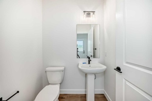 426 Heartland Way, Cochrane, AB - Indoor Photo Showing Bathroom