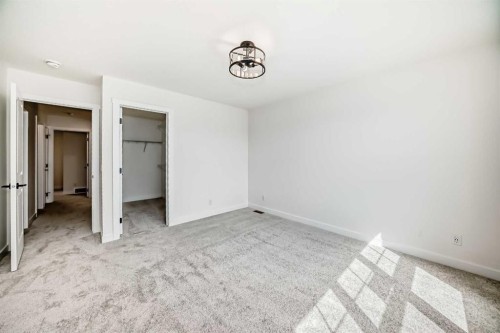 426 Heartland Way, Cochrane, AB - Indoor Photo Showing Other Room
