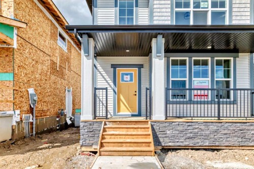 426 Heartland Way, Cochrane, AB - Outdoor