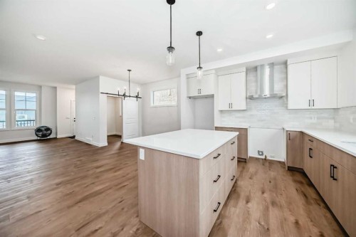 426 Heartland Way, Cochrane, AB - Indoor Photo Showing Kitchen