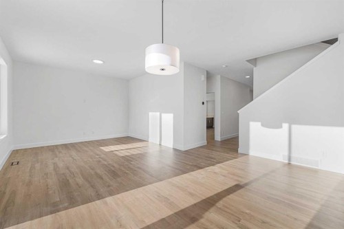 1059 Southwinds Green Sw, Airdrie, AB - Indoor Photo Showing Other Room