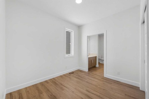 1059 Southwinds Green Sw, Airdrie, AB - Indoor Photo Showing Other Room