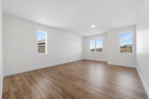 1059 Southwinds Green Sw, Airdrie, AB - Indoor Photo Showing Other Room