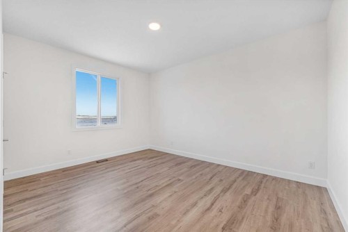 1059 Southwinds Green Sw, Airdrie, AB - Indoor Photo Showing Other Room