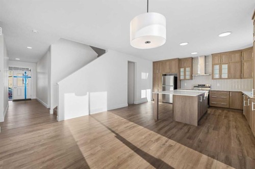 1059 Southwinds Green Sw, Airdrie, AB - Indoor Photo Showing Kitchen With Stainless Steel Kitchen