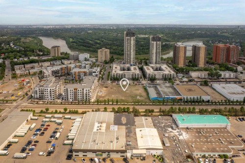 8490 106A Avenue Nw, Edmonton, AB 