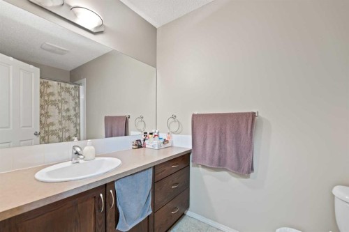 90 Panatella Villas Nw, Calgary, AB - Indoor Photo Showing Bathroom