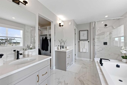 125 Corner Glen Avenue Ne, Calgary, AB - Indoor Photo Showing Bathroom