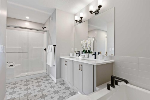 125 Corner Glen Avenue Ne, Calgary, AB - Indoor Photo Showing Bathroom