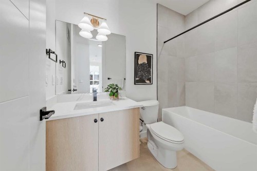 3-1524 29 Avenue Sw, Calgary, AB - Indoor Photo Showing Bathroom