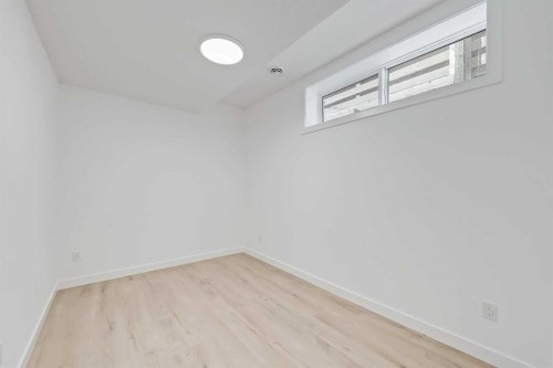 3-1524 29 Avenue Sw, Calgary, AB - Indoor Photo Showing Other Room