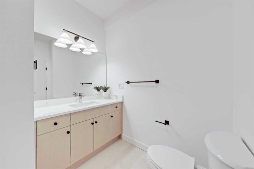 3-1524 29 Avenue Sw, Calgary, AB - Indoor Photo Showing Bathroom